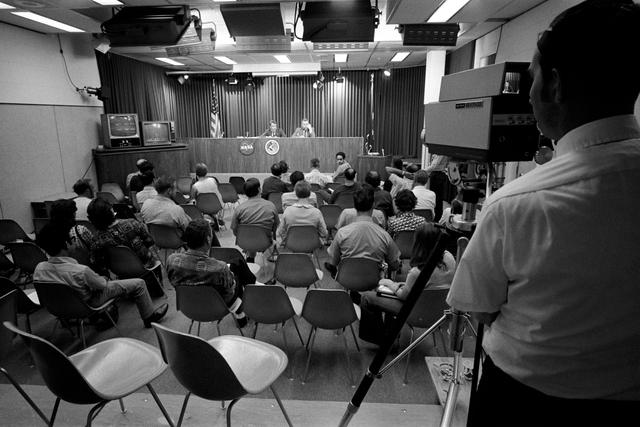 NASA image: Apollo 15 news briefing