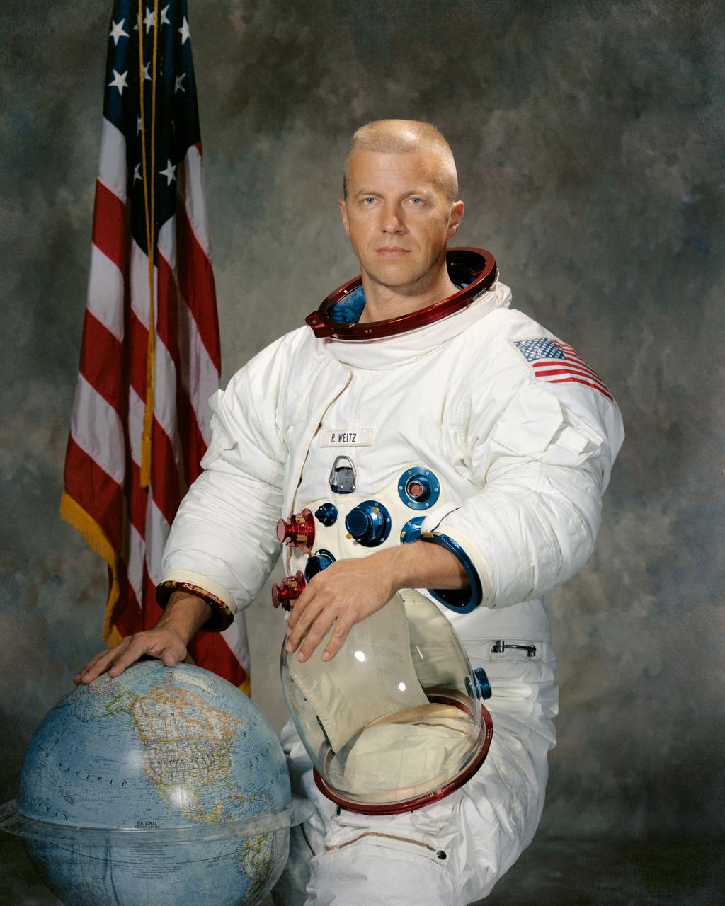 S71-51307 (21 Sept. 1971) --- Astronaut Paul J. Weitz. Photo credit: NASA