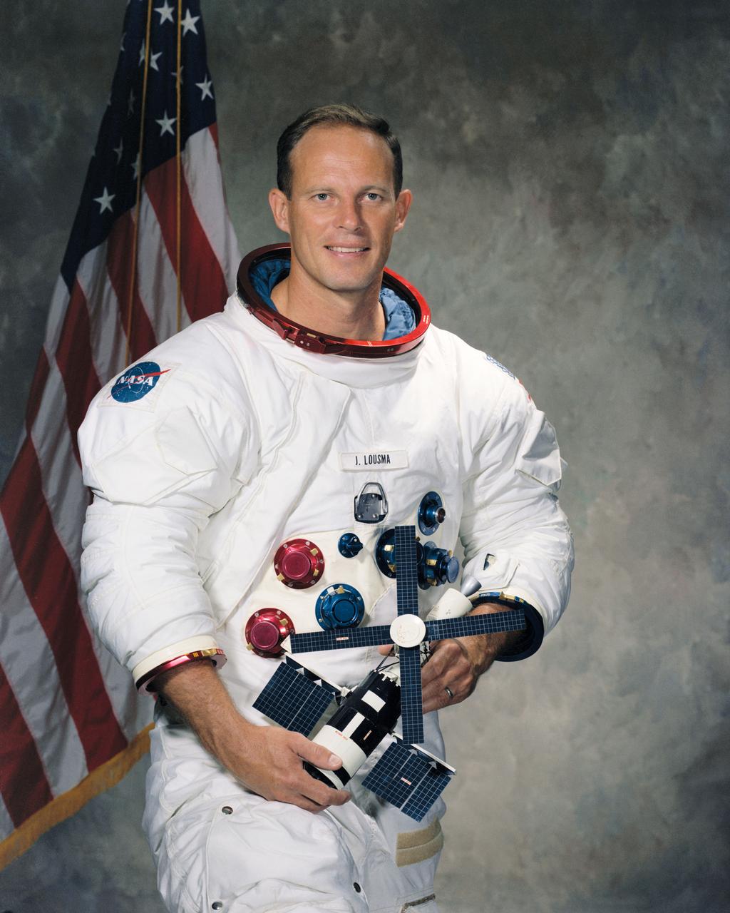S71-52262 (December 1971) --- Astronaut Jack R. Lousma. Photo credit: NASA
