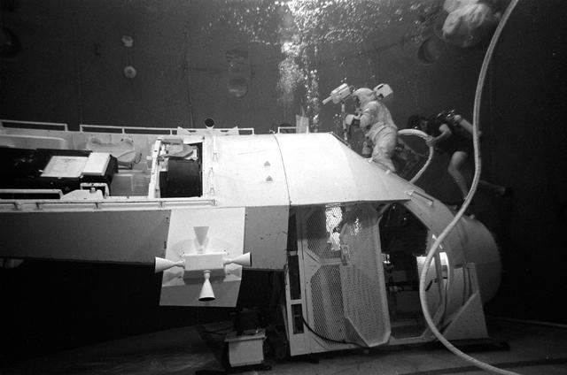 Astronaut Thomas Mattingly participates in EVA simulation