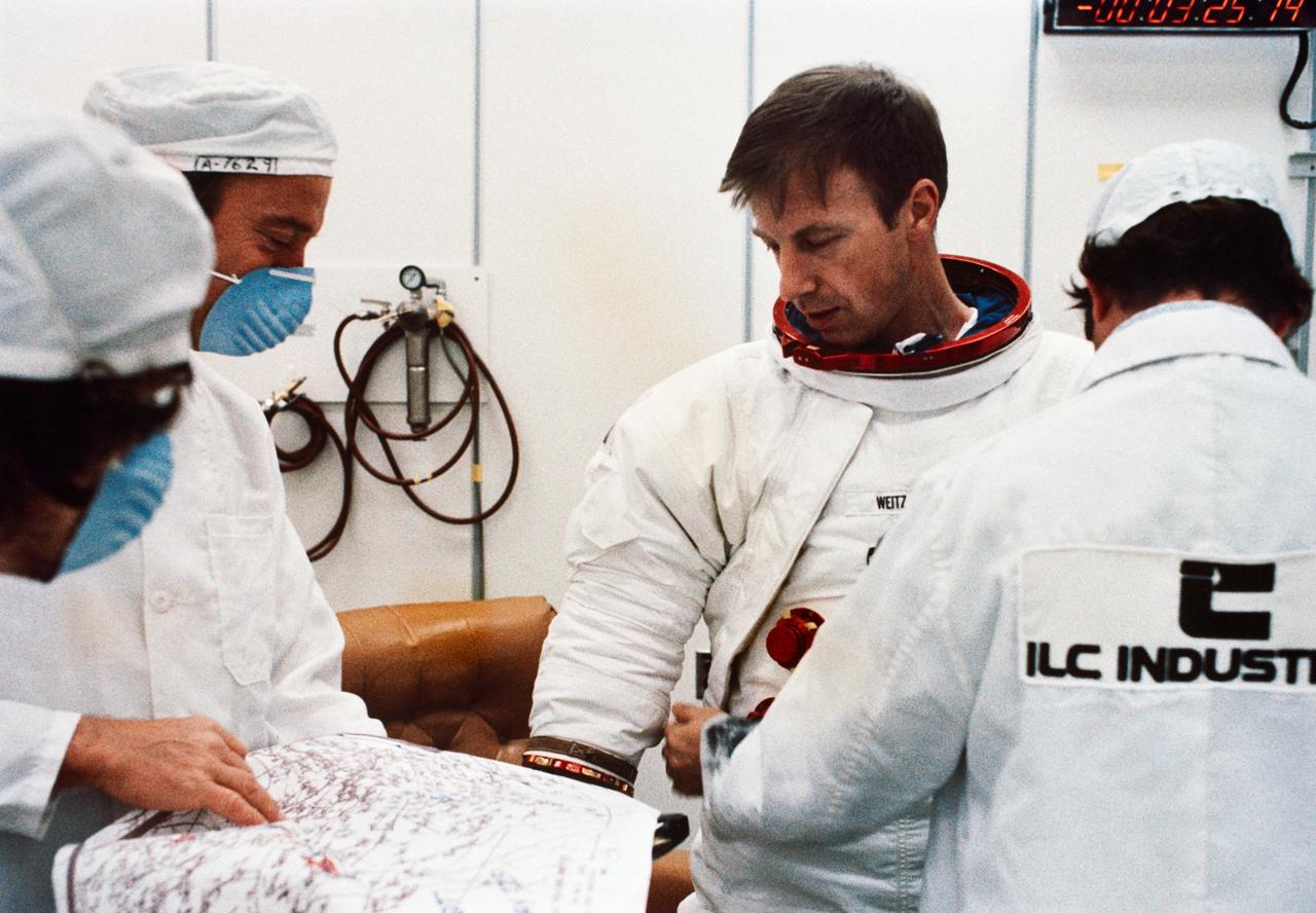 S73-25898 (25 May 1973) --- Astronaut Paul Weitz, pilot of the Skylab 2 mission, is suited up in the Manned Spacecraft Operations Building at the Kennedy Space Center during Skylab 2 prelaunch preparations. Photo credit: NASA