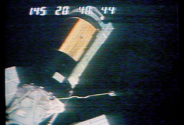NASA image: View of the Skylab 1 space station cluster from the Skylab 2 Command Module