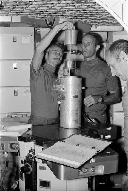 NASA image: Skylab (SL)-3 Crew - Training - Orbital Workshop Trainer - JSC