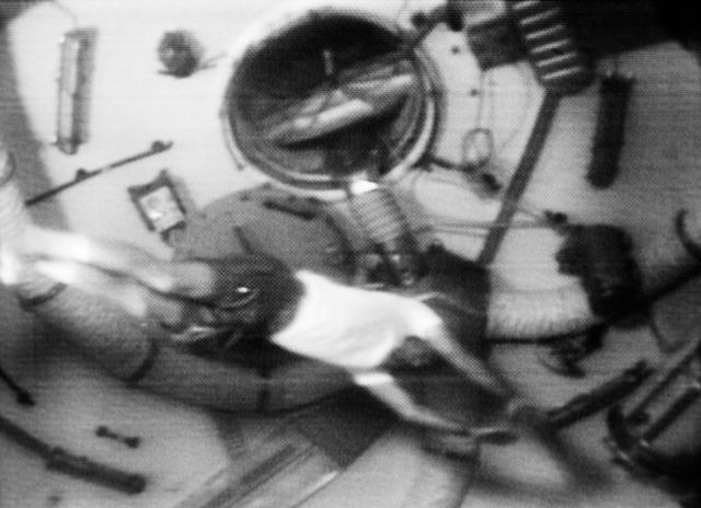 NASA image: Astronaut Bean - Acrobatics - Orbital Workshop (OWS)