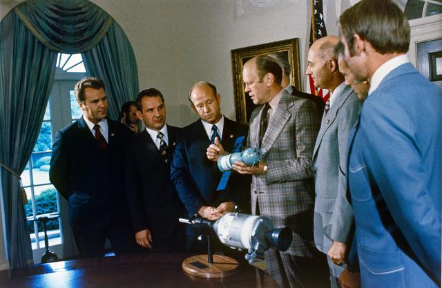 NASA image: PROTOCOL - APOLLO-SOYUZ TEST PROJECT (ASTP) - TOUR - WASHINGTON, DC