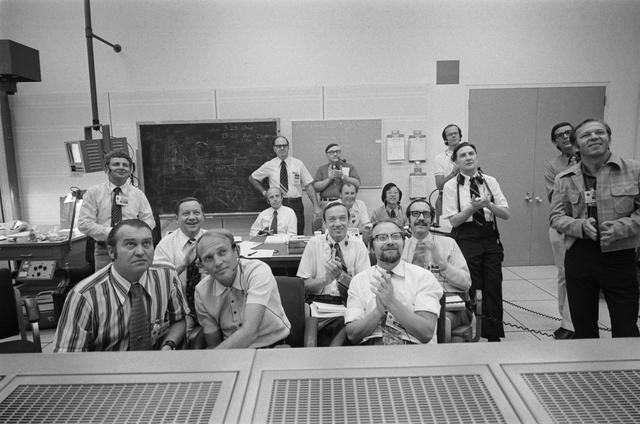 NASA image: View of USSR flight controllers in Mission Control during touchdown