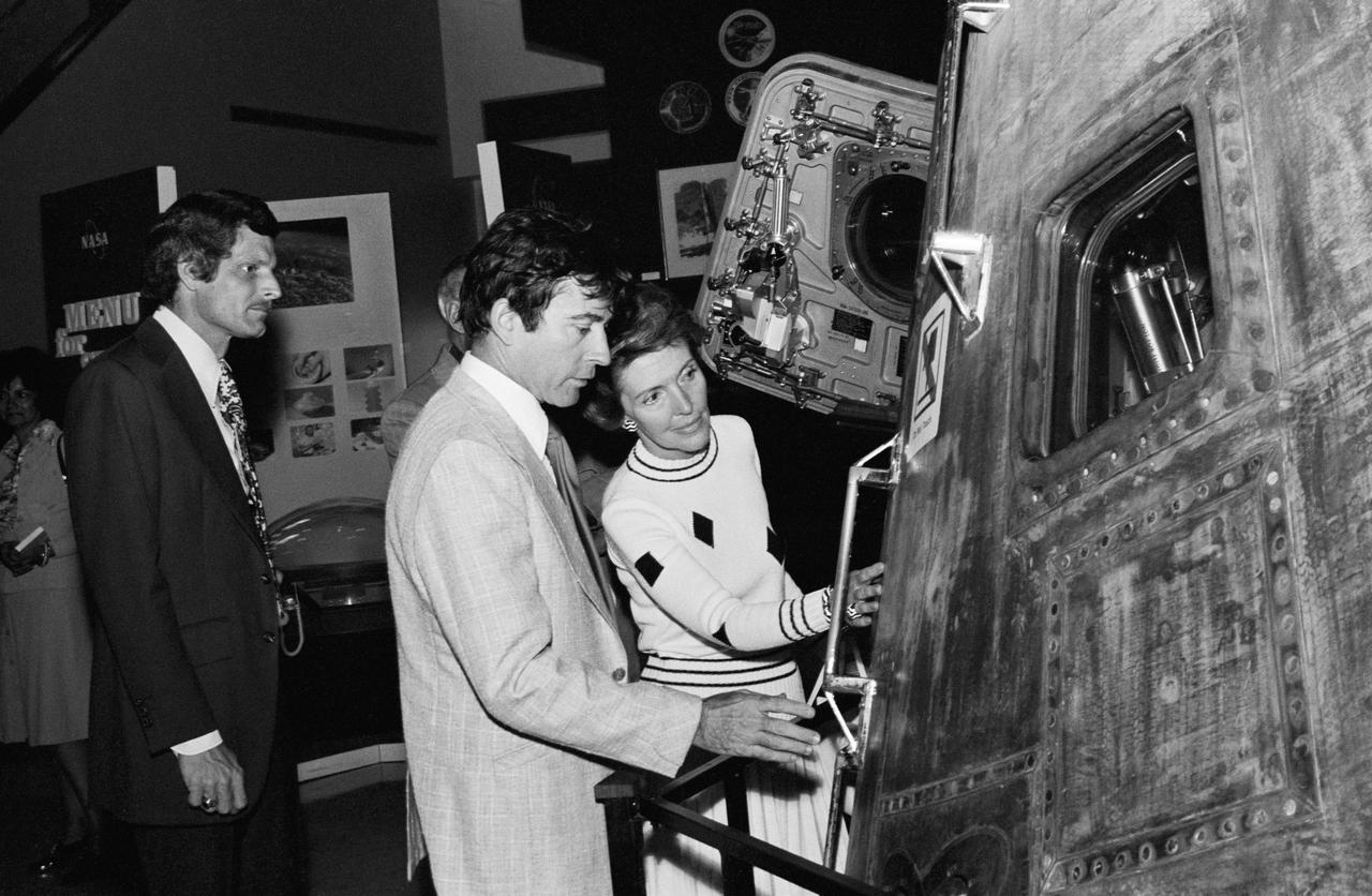 Nine views documenting JSC visit by Mrs. Ronald ( Nancy ) Reagan wife of the U.S, Presidential Candidate challenging the incumbent for Republican nomination. All views are in Building 2. She is seen in Building 2 exhibit area with Astronaut John W. Young in all views and with PAO Harold S. Stall in several. Stall, Young, Reagan at LTA-8 ( 25563 );  Young, Reagan at LRV ( 25564 );  Medium shot of Young, Reagan. ( 25565 );  Young, Reagan at command Module. (25566 ); Reagan, Young, Stall at Cm ( 25567 );  Young, Reagan at Shuttle exhibit. ( 25568 thru 25569 );