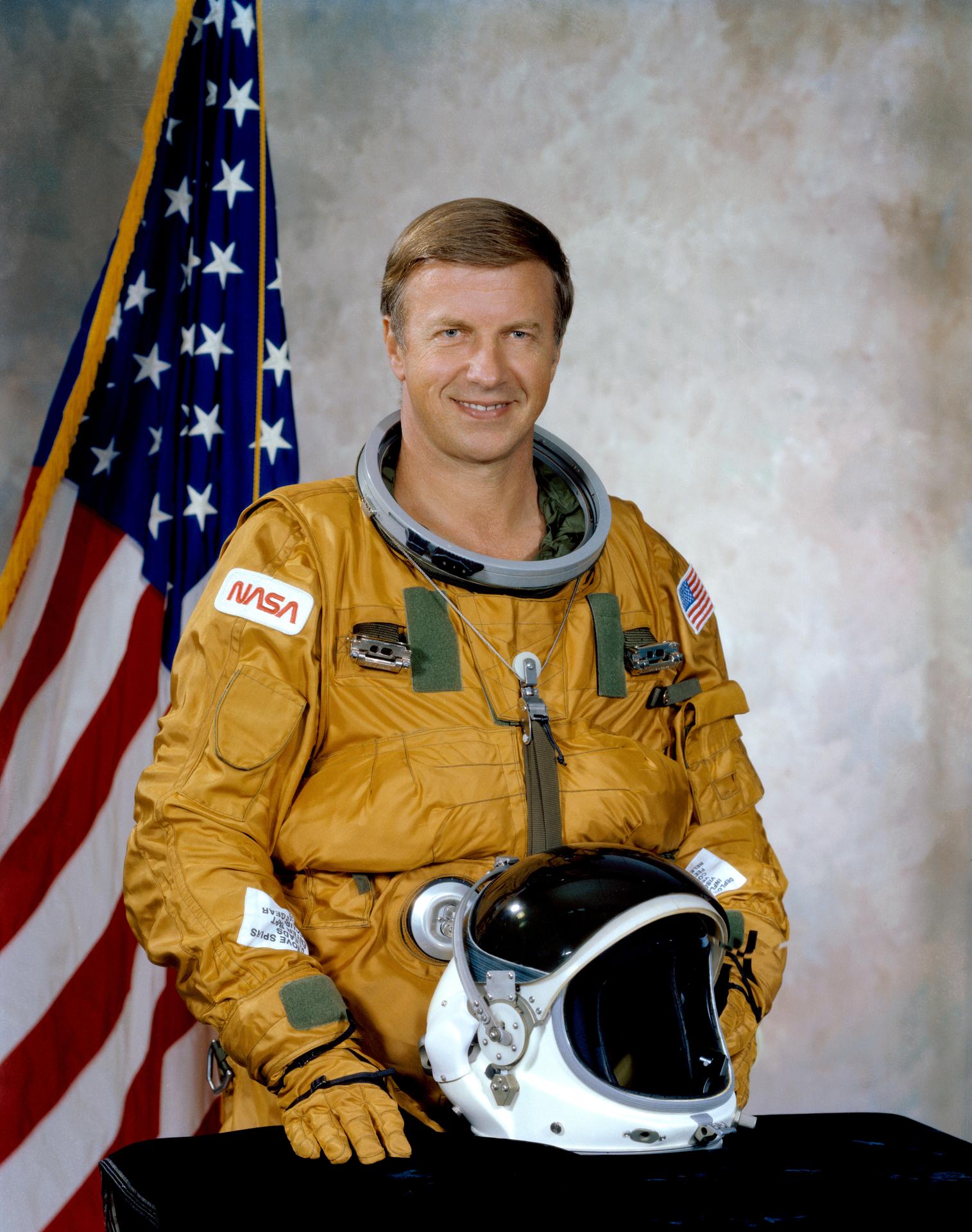 Official astronaut portrait for Paul Weitz