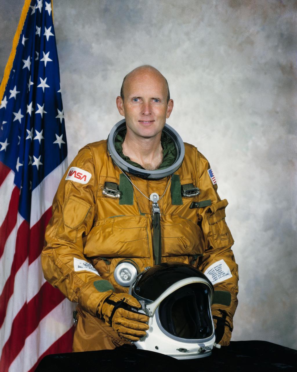 S79-36380 (17 Sept 1979) --- Astronaut Gordon Fullerton.