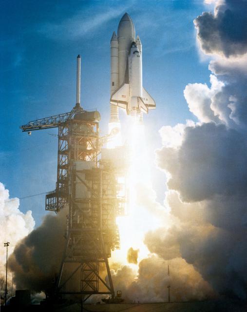 NASA image: STS-1 - LAUNCH - KSC