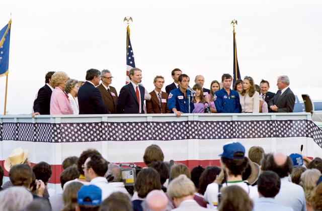 NASA image: STS-I - CREW RETURN -  ELLINGTON AFB (EAFB), TX