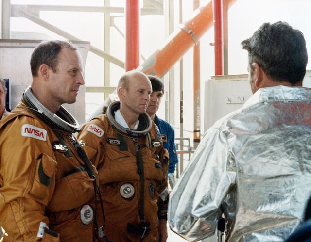 NASA image: SIMULATED COUNTDOWN TRAINING ACTIVITIES - KSC