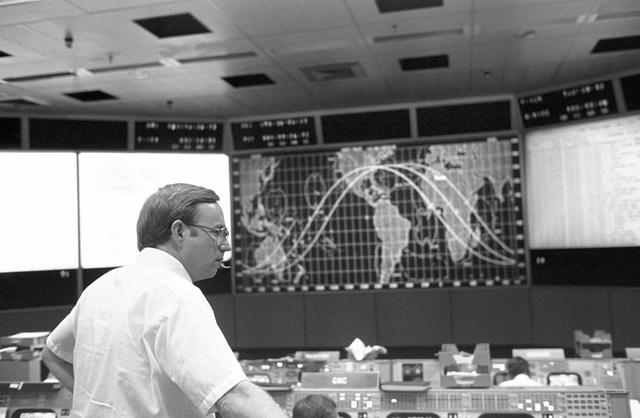 NASA image: MISSION CONTROL CENTER (MCC) (STS-3)