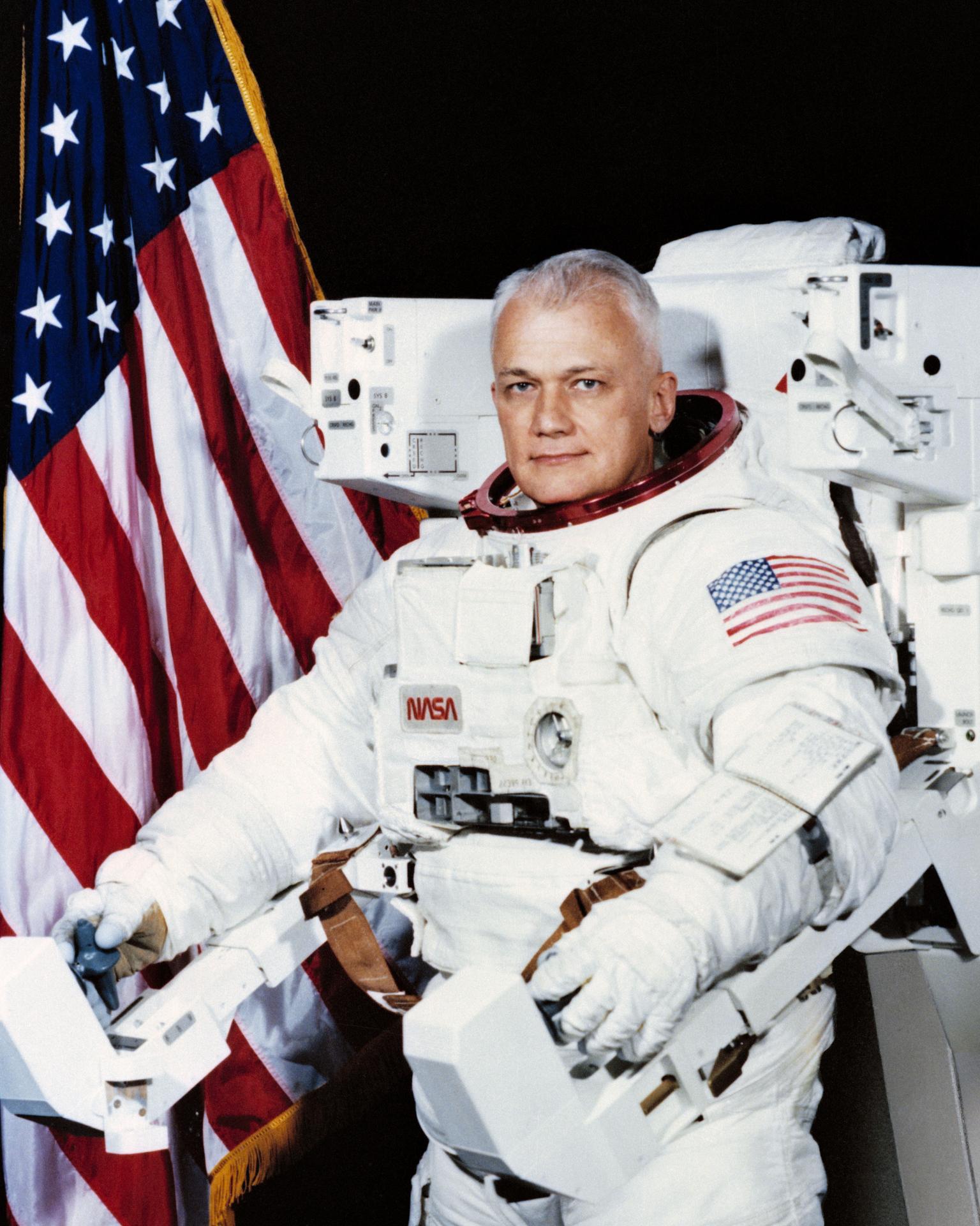 Official astronaut portrait for Bruce McCandless