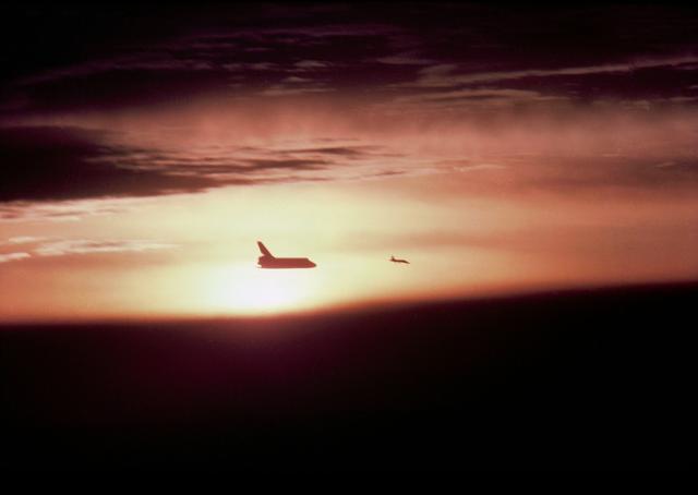 NASA image: STS-5 LANDING - ROCKWELL - EDWARDS AFB (EAFB), CA