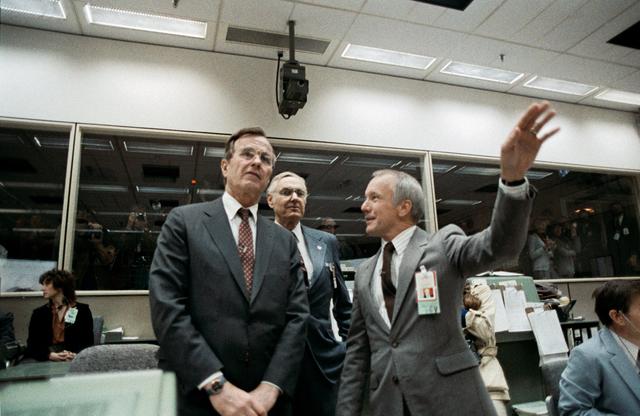 NASA image: STS-6 MOCR activities during day 5