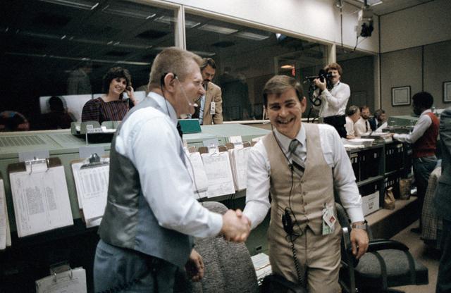 NASA image: STS-6 MISSION OPERATIONS CONTROL ROOM (MOCR) ACTIVITIES - DAY 5 - JSC