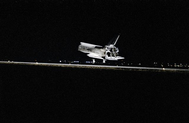 NASA image: Landing - STS-8 - KSC