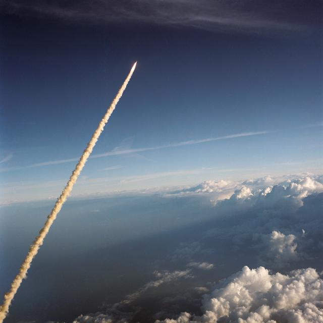 NASA image: LAUNCH  - STS-11/41B - KSC