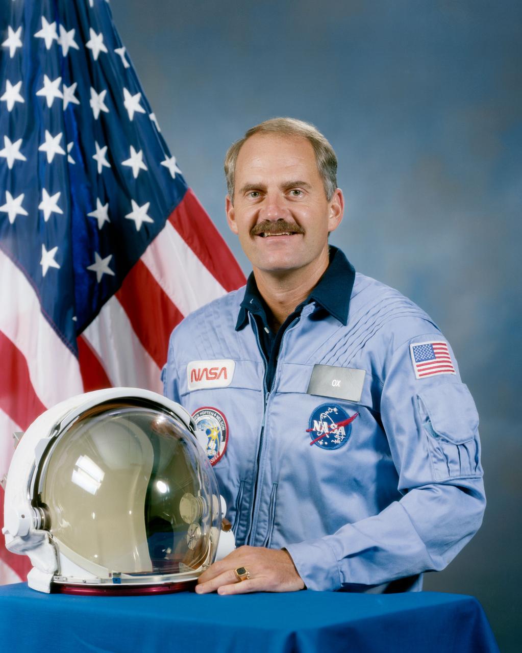 S84-42000 (31 Jan 1978) --- Asronaut James D. Van Hoften, astronaut candidate and mission specialist.