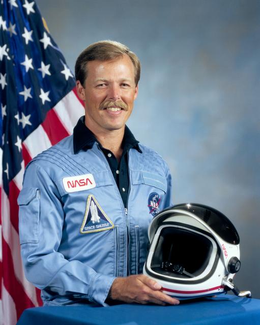 NASA image: Official Portrait - Astronaut Robert L. "Hoot" Gibson