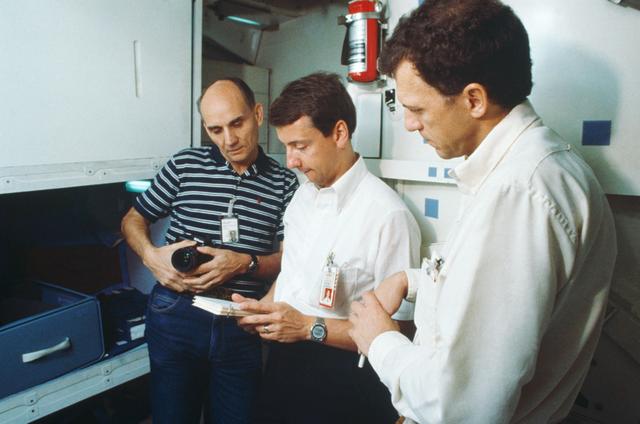 NASA image: Crew Training - STS-24/51B - JSC