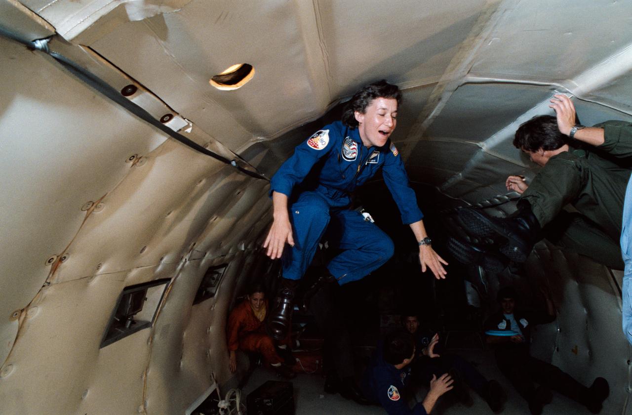 KC-135 inflight training of the STS-30/61B Crew for suit donning doffing and Zero-G orientation for Rudolfo Neri, Astronaut Mary Cleave, and Ricardo Peralta, Backup Neri.          1. Astronaut Cleave, Mary - Zero-G    2. Neri, Rodolfo - Zero-G    3. Peralta, Ricard - Zero-G