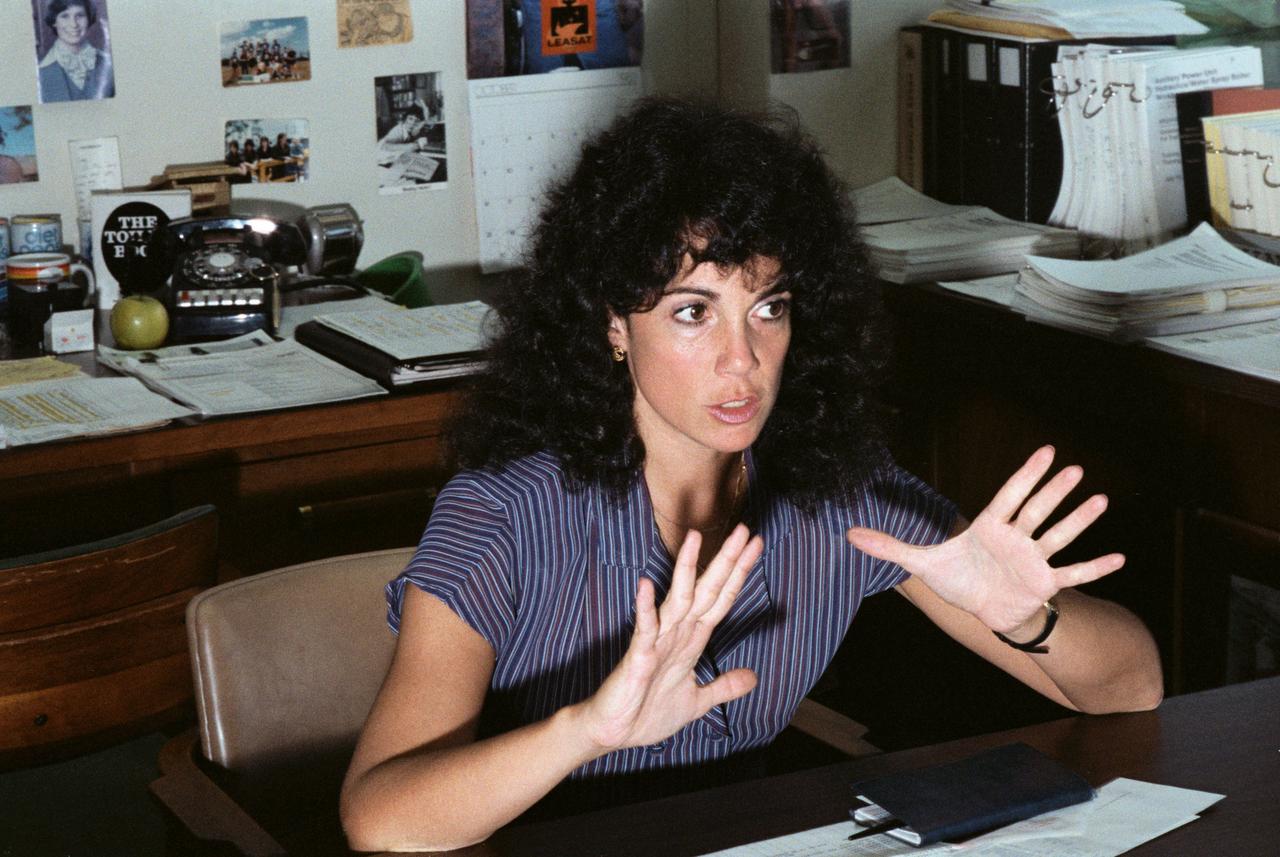 S85-40171 (5 Sept. 1985) --- Astronaut Judith A. Resnik, in her office, at the Johnson Space Center (JSC). Resnik is taking a break from training for her upcoming space mission.    EDITOR’S NOTE: The STS-51L crew members lost their lives in the space shuttle Challenger accident moments after launch on Jan. 28, 1986 from the Kennedy Space Center (KSC). Photo credit: NASA