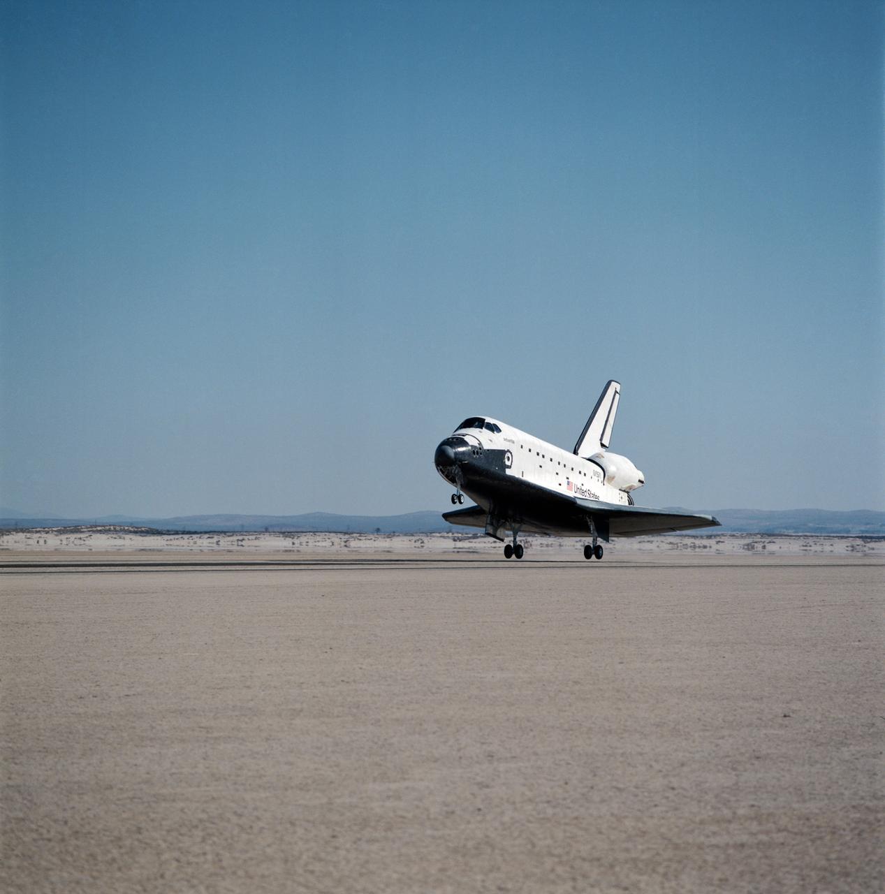 DFRF views of "Atlantis" Touchdown, Landing and Egress at the end of the STS-28/51J Mission, 10/07/1985.