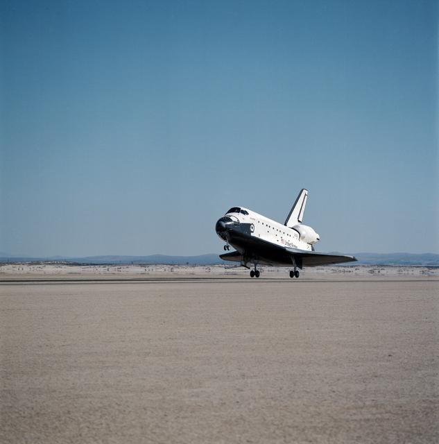NASA image: LANDING - STS-28/51J - DRYDEN FLIGHT RESEARCH FACILITY (DFRF), CA