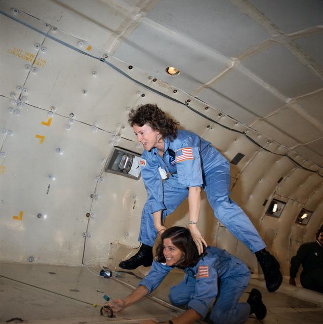 NASA image: CREW TRAINING - STS-33/51L (ZERO-G)