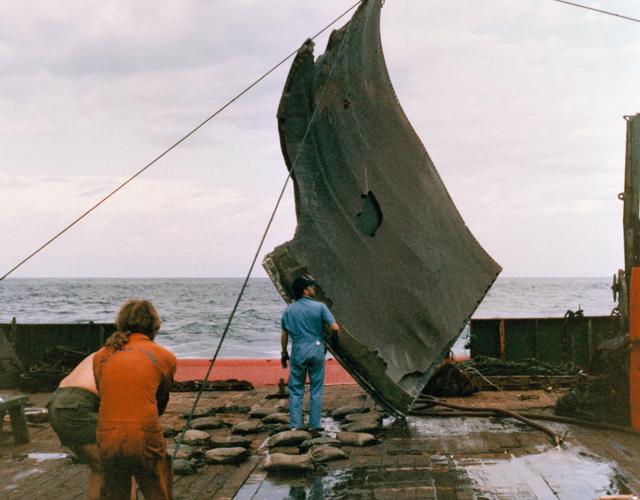 NASA image: View of the SRB recovery during STS 51-L investigation