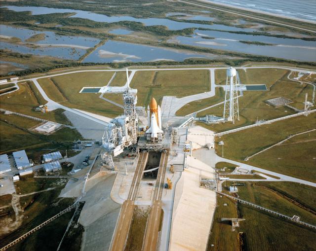 NASA image: LAUNCH PAD 39-B (AERIAL) - KSC