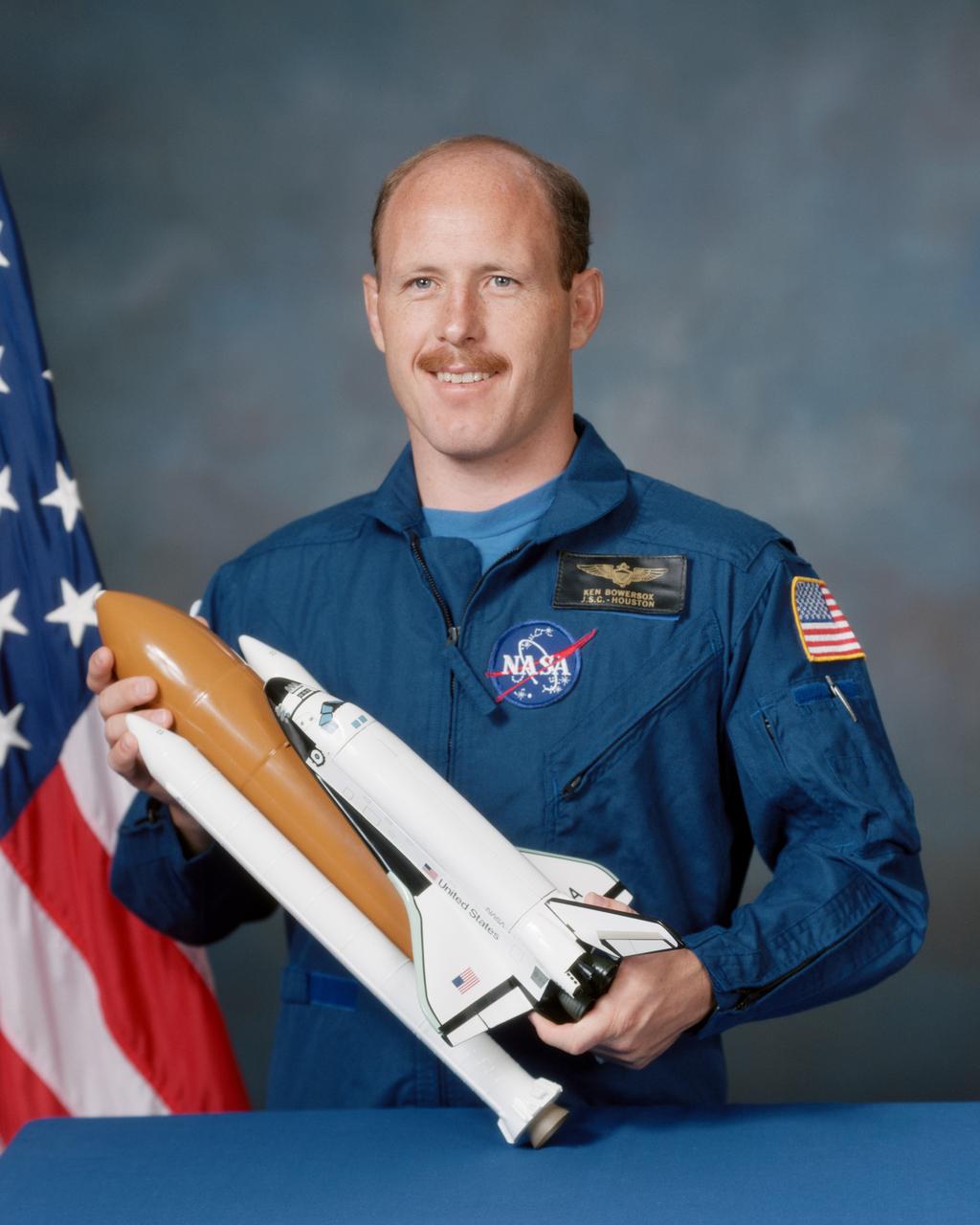 S87-45887 (October 1987) --- Astronaut Kenneth D. Bowersox, pilot.