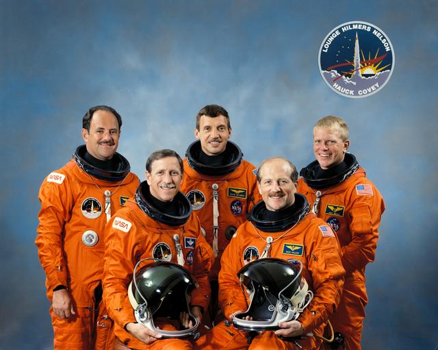 STS-26 DISCOVERY - ORBITER VEHICLE (OV)-103 - CREW PORTRAIT