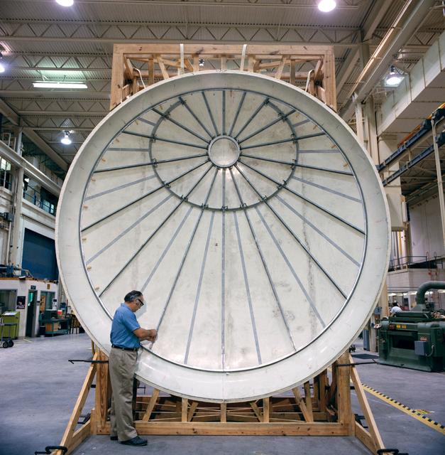 NASA image: Documentation of the AFE (Aero Flight Experiment) - IML (International