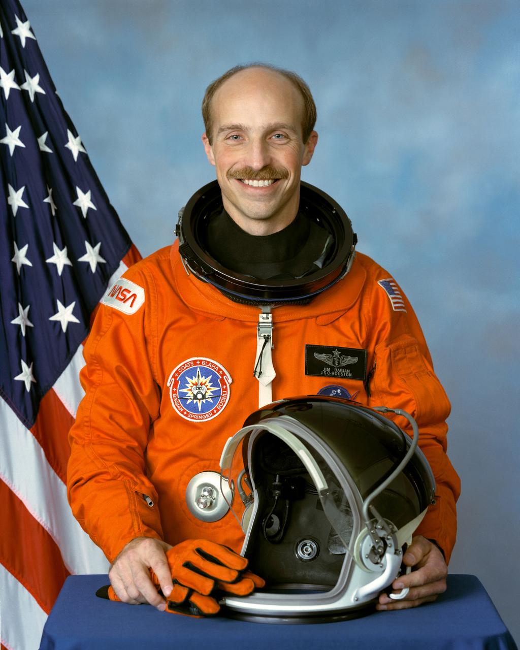 S89-25243 (6 Jan. 1989) --- Astronaut James P. Bagian, mission specialist.