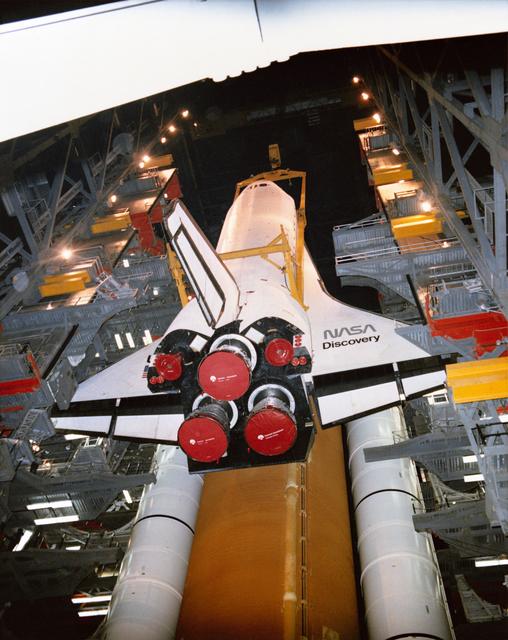 NASA image: STS-29 Discovery, OV-103, external tank (ET) and SRB mating at KSC