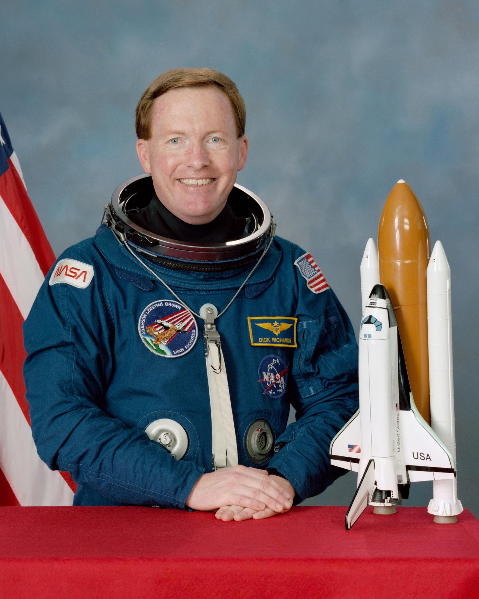 Official astronaut portrait for Richard Richards