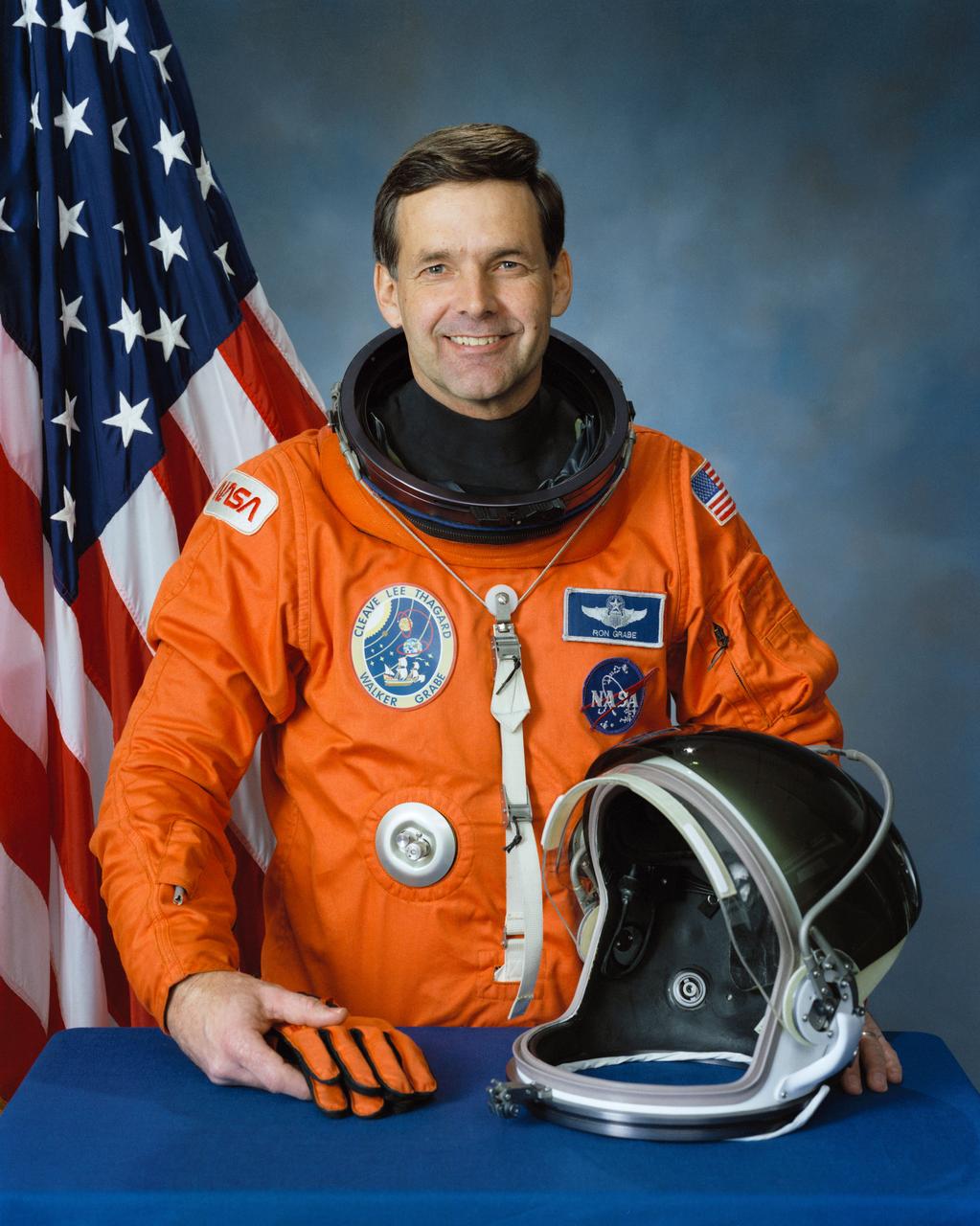 S89-29594 (March 1989) --- Astronaut Ronald J. Grabe.