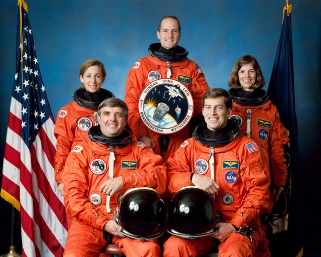 NASA image: STS-32 COLUMBIA - ORBITER VEHICLE (OV)-102 - OFFICIAL CREW PORTRAIT