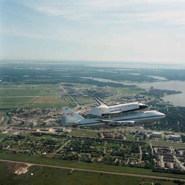 NASA image: Air to air views of Endeavour, Orbiter Vehicle (OV) 105