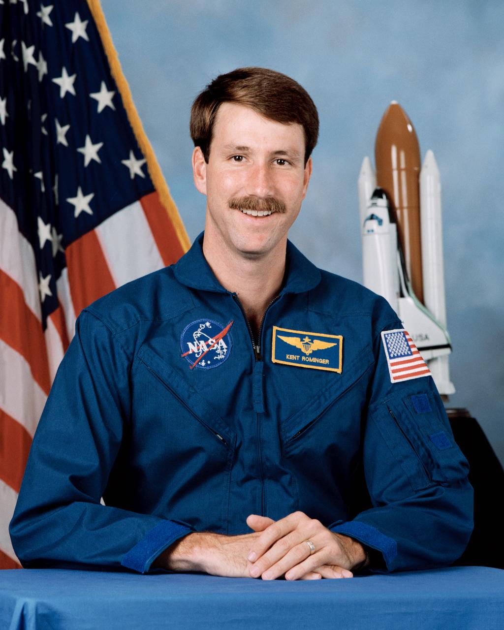 S92-44961 (9 Sept. 1992) --- Astronaut Kent V. Rominger, pilot.