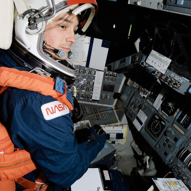 NASA image: Orbiter fire rescue and crew escape training for EVA crew systems support