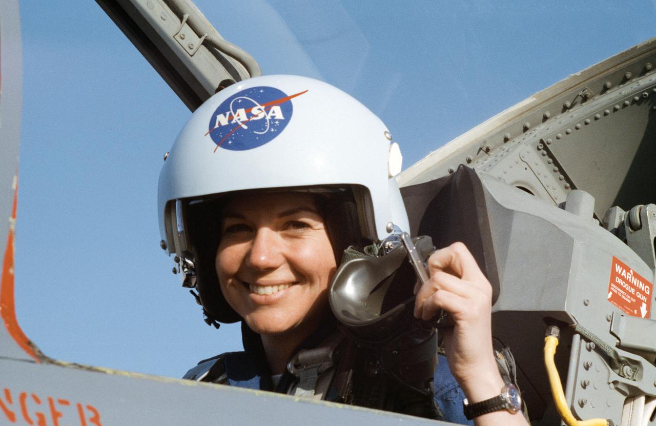 S93-30754 (September 1992) --- Astronaut Catherine G. Coleman, who had recently begun a year?s training and evaluation program at the Johnson Space Center (JSC), sits in the rear station of a T-38 jet trainer.  She was about to take a familiarization flight in the jet.  Coleman was later named mission specialist for NASA?s STS-73/United States Microgravity Laboratory (USML-2) mission.