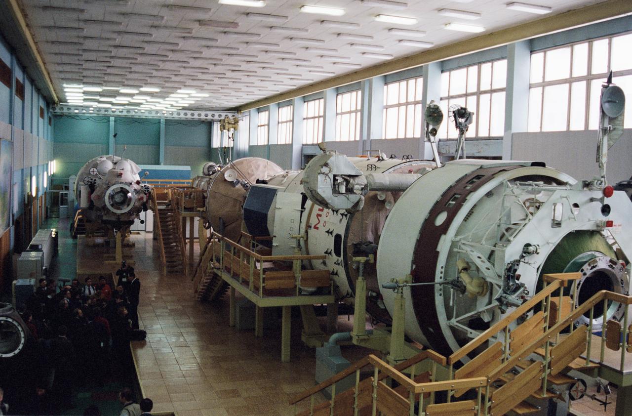 S95-04320 (22 Feb 1995) --- A full-scale mockup of Russia's Space Station with the core module called Mir in the center.  Other modules connected to the core include Kvant, Kvant II and Kristall.  The mockup at the Gagarin Cosmonaut Training Center in Star City, Russia is used for cosmonaut training prior to flights aboard the orbiting laboratory.  At the time this photo was taken, NASA astronauts Norman E. Thagard and Bonnie J. Dunbar were in Russia for training.