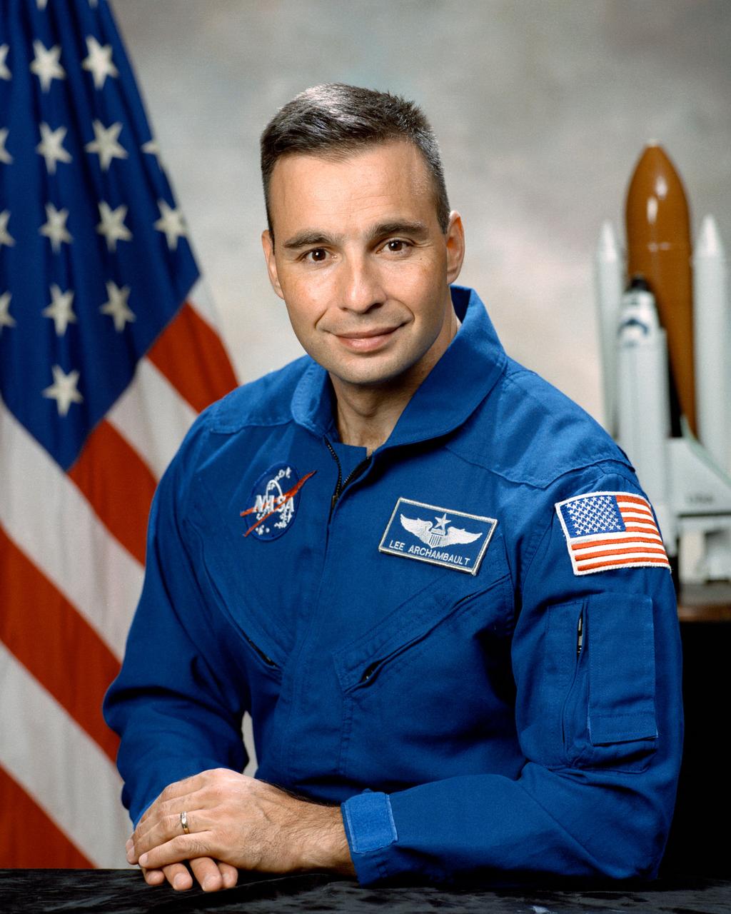 S98-16197 (6 Oct. 1998) --- Astronaut Lee J. Archambault, commander
