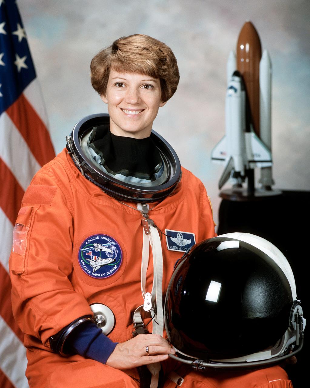 S99-00858 (30 Oct 1998) --- Astronaut Eileen M. Collins, commander.