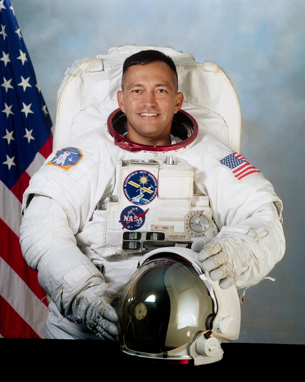 S99-13424 (Nov 1999) --- Astronaut Carlos I. Noriega.