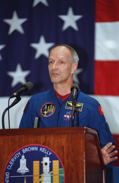 NASA image: STS-103 crew return at building 990, Ellington Field